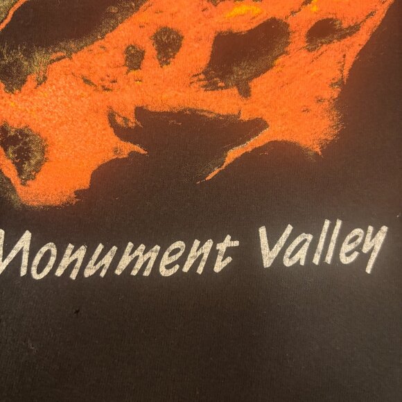 Vintage Mountain Shirt Medium Crewneck Graphic Print Monument Valley Distressed - Picture 9 of 11